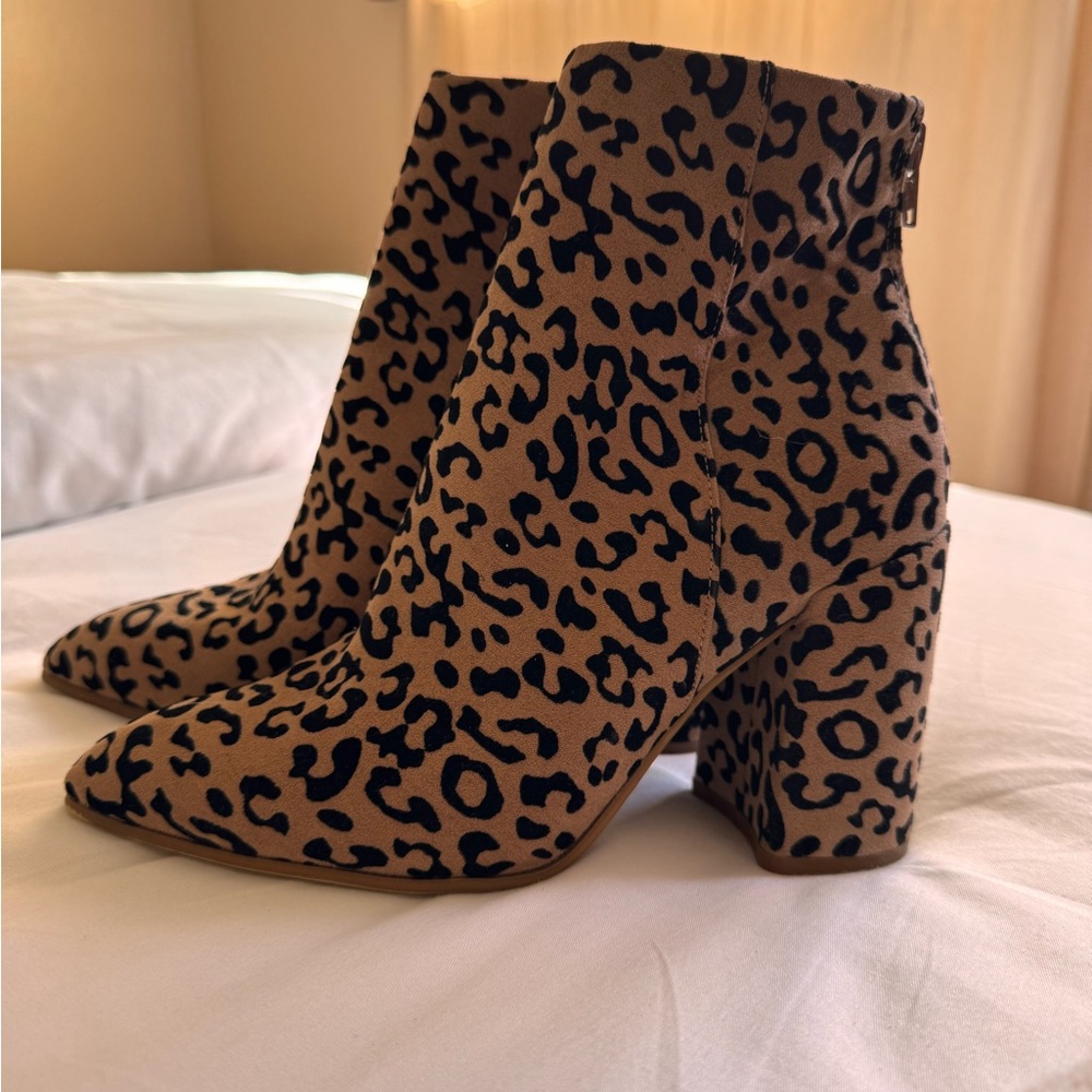 Steve Madden Tan and Black Leopard Ankle Boots